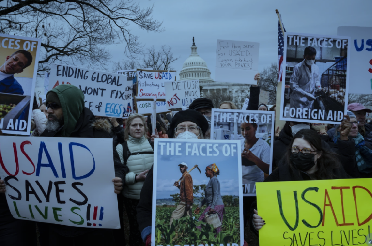 트럼프의 USAID 폐쇄 선언: 글로벌 원조의 붕괴와 정치적 격변